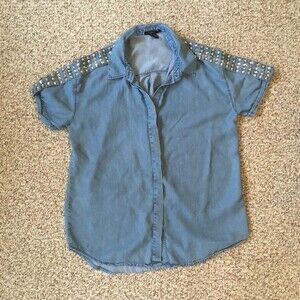 Forever 21 Chambray Bling Button Top Short Sleeve Shirt Size M Edgy Rock Punk